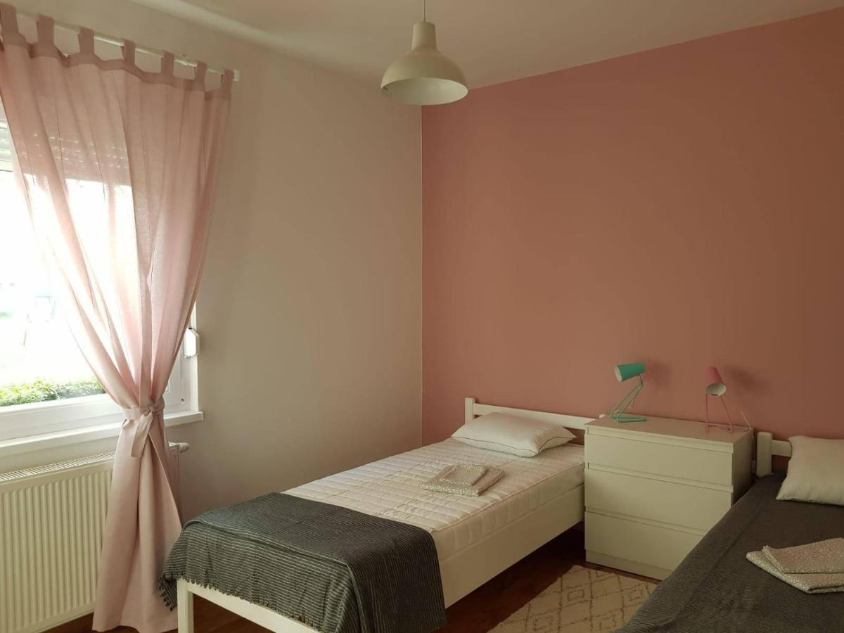 Angela Apartment Zagabria Esterno foto